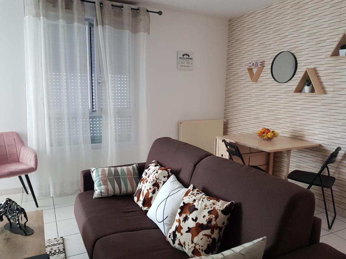 Le Pompidou T2 Pour 2 A 4 Pers Avec Parking Prive & Balcon Place Ney Angers Buitenkant foto